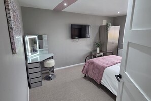 3 Schlafzimmer, Bügeleisen/Bügelbrett, WLAN, Bettwäsche