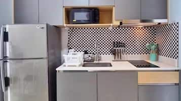 Apartment, 2 Bedrooms, City View | Private kitchen