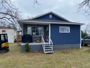 Exterior - Cozy house, perfect location to explore Central NL and all it has to offer!!! (Glenwood)
