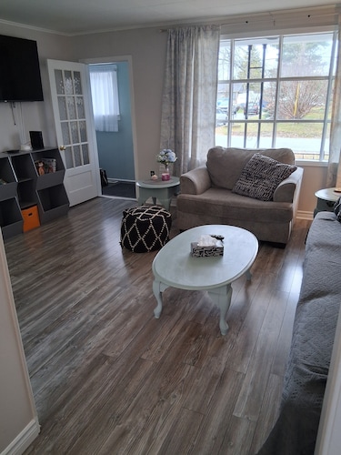 Cozy house, perfect location to explore Central NL and all it has to offer!!!