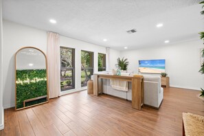 Lobby - Screened Heated Pool · Coastal Retreat · Sleeps 10 (Seminole)