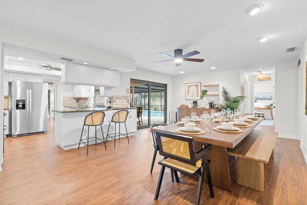 Dining - Screened Heated Pool · Coastal Retreat · Sleeps 10 (Seminole)