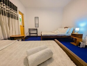 Deluxe Triple Room, Hill View - The Crown's Lodge Misty Hideaway  (Nuwara eliya)