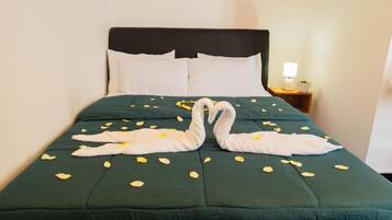 Deluxe Double Room, Garden View