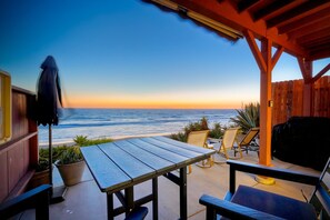 Outdoor dining - Oceanfront Condo | Private Patio | Beach Access | BBQ (Carlsbad)
