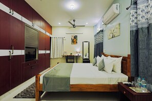Room - Cozy Apartment w/Living room,WIFI,Kitchen,Laundry & Parking in Velachery,Chennai (Chennai)