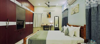 Cozy Apartment w/Living room,WIFI,Kitchen,Laundry & Parking in Velachery,Chennai