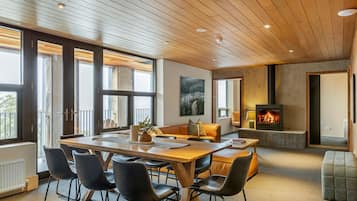 Deluxe Apartment, Balcony, Mountain View | Living area