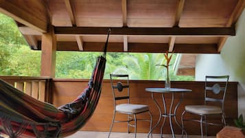 Chambre Double Deluxe, vue fleuve | Restauration extérieure