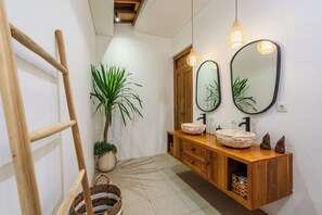 Interior - Tropical retreat connected 8bdrs villas in Bingin (kabupaten bandung)
