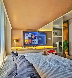 Desk, iron/ironing board, free WiFi - Spazio By SanLiving - 3BR - Hublife Mall (Jakarta)