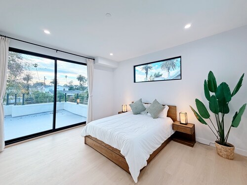 Brand New 3BR Home Fast WiFi • Parking • Near Pasadena