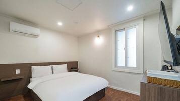 Standard Double Room | Soundproofing, free WiFi