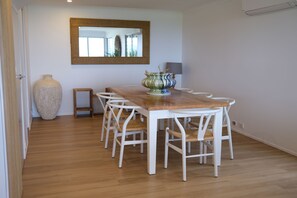 Dining - Thula Moya 
A Place to Exhale (Point Lookout)