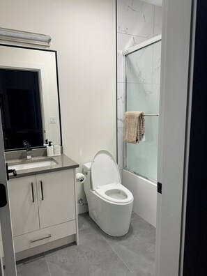 Bathroom - Cozy 2 Bedroom & 1 Bathroom Suite with Sofa Bed in the Living Room (Burnaby)