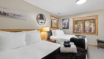 5 bedrooms, iron/ironing board, WiFi, bed sheets