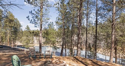 Beaver Lake Pond & Pines Cabin