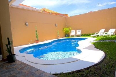 Private Villa with Pool, Social/Barbecue Area!