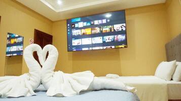 4 bedrooms, iron/ironing board, free WiFi