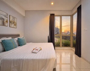 Desk, iron/ironing board, free WiFi - Teras By SanLiving - 3BR - Hublife Mall (Jakarta)