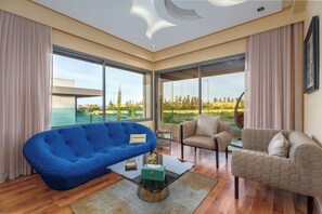 Living area - Luxury 4-Bedroom Villa in Marrakech with Pool, Garden & Refined Suites (Marrakech)