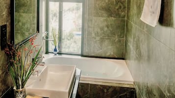 Suite, City View | Bathroom