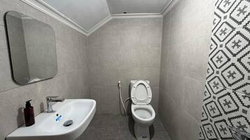 Standard Room, Shared Bathroom | Bathroom