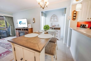 Dining - Beautifully Decorated Unit at Ocean Creek with Pools (Myrtle Beach)