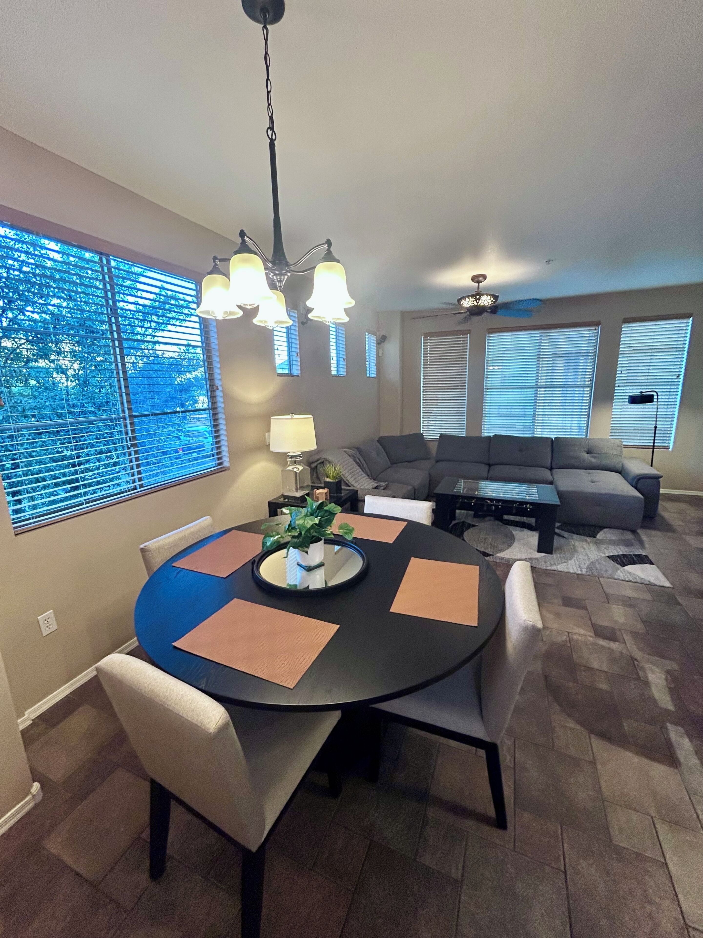 Charming 2-bed, 3-bath En Suite Tempe Townhouse , Across From The Cubs Stadium - Tempe, AZ
