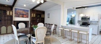 Beautiful Spacious 5 bedrooms Retreat • Free Parking • Pet Welcome • Near Boston