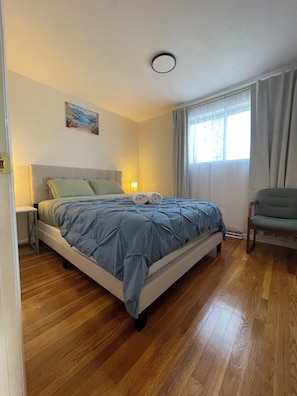 5 slaapkamers, een strijkplank/strijkijzer, internet, beddengoed