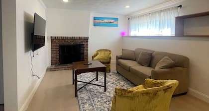 Beautiful,Spacious 4BR Home Free Parking in North Framingham Easy Access boston.