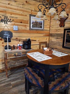 Dining - Tranquility, Cozy country 1-bedroom 1 bath cabin (Ringold)