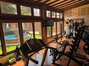 Fitness facility - Cozy 1 bedroom, 2 full bathrooms, sofa Beth in living room, full security. (San Pedro Cholula)