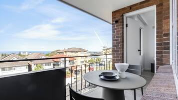 Two Bedrooms Ocean View Apartment | Terrace/patio
