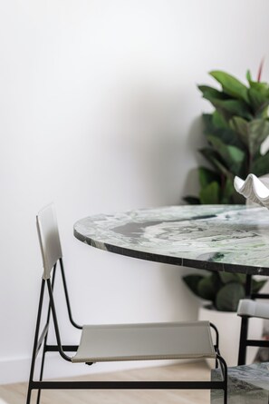 Two Bedrooms Ocean View Apartment | In-room dining - Medusa Bondi (Bondi)