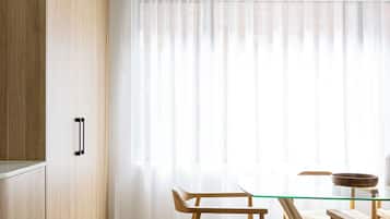 Two Bedroom Deluxe Apartment | In-room dining