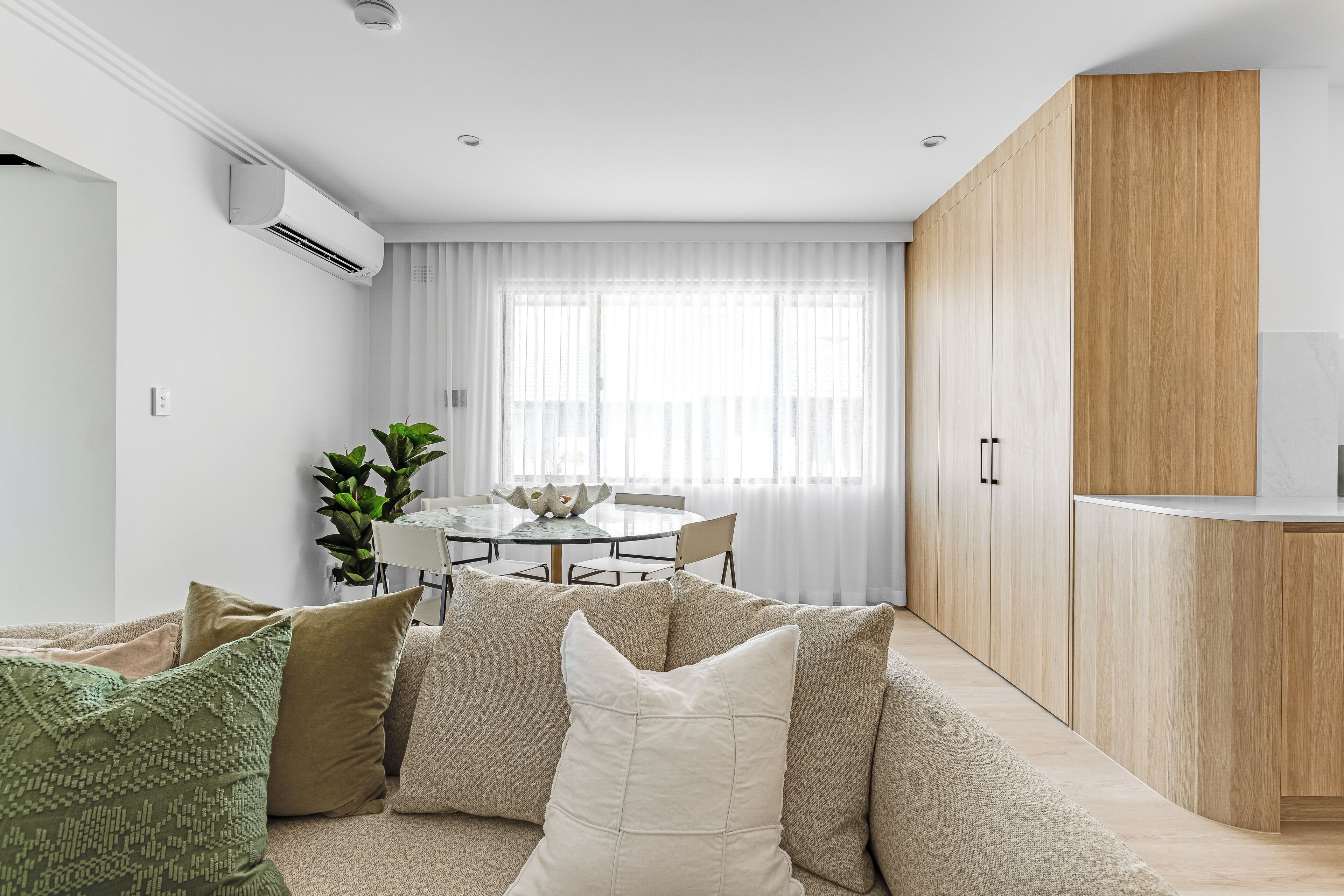 Two Bedrooms Ocean View Apartment | Living area