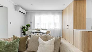Two Bedrooms Ocean View Apartment | Living area