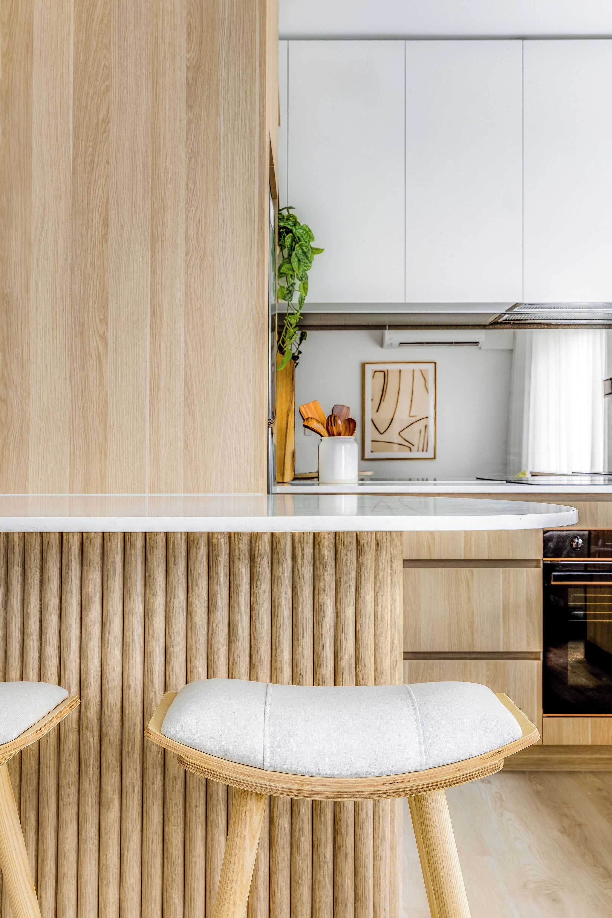 One Bedroom Deluxe Apartment | In-room dining
