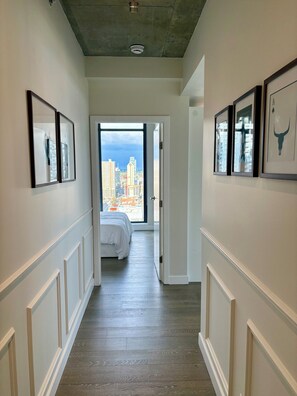2 slaapkamers, een strijkplank/strijkijzer, reisbedje, gratis wifi
