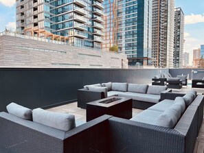 Terrace/patio - Luxury Condo | 2 Bed | Pool | Gym | Views | Parking | Steps to DT Dining (Calgary)