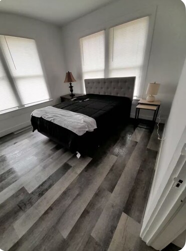 Close to airport, Spacious 3-bedroom house with AC in  industrial area