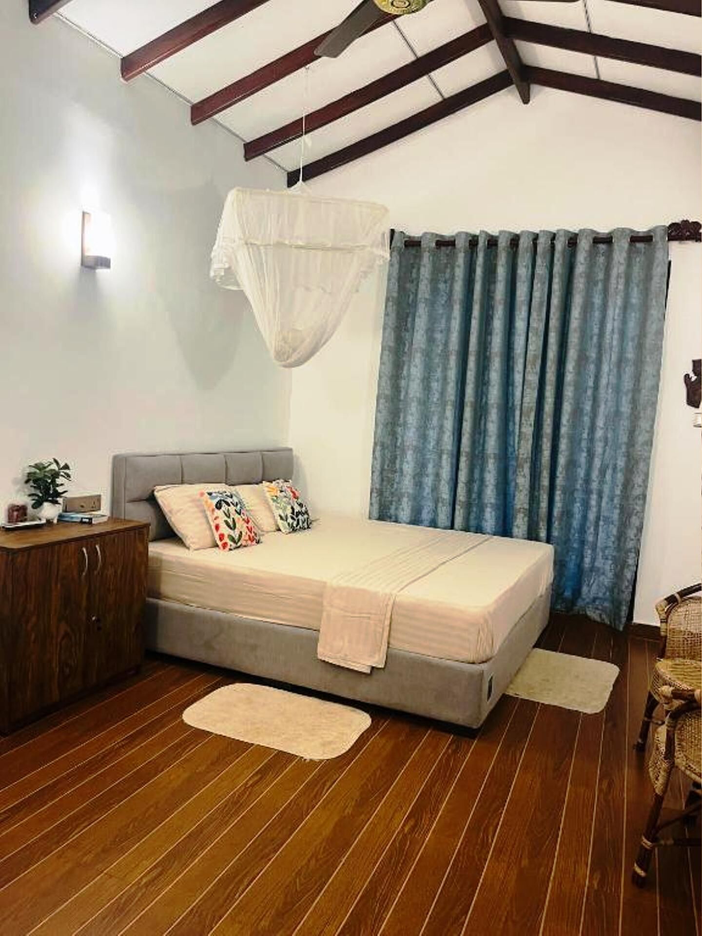 Quarto casal conforto, vista para o jardim