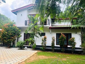 Exterior - Mashi's Villa (Sigiriya)