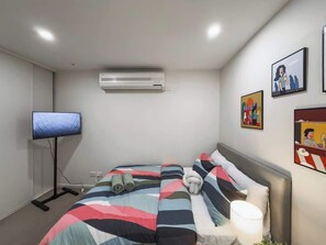 1 chambre, fer et planche Ă repasser, Wi-Fi, draps fournis