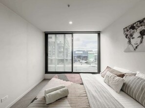 2 bedrooms, iron/ironing board, WiFi, bed sheets - Puddings Home Brunswick Apartment (Brunswick East)