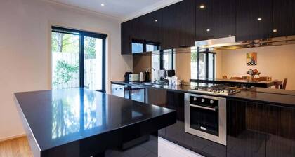 Puddings Home 4BR Bundoor modern stay family