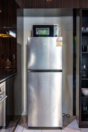 Geladeira, fogão, cooktop, lava-louças