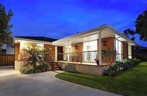Exterior - Puddings Home Wheelers Hill A/C WiFi Garden (Wheelers Hill)